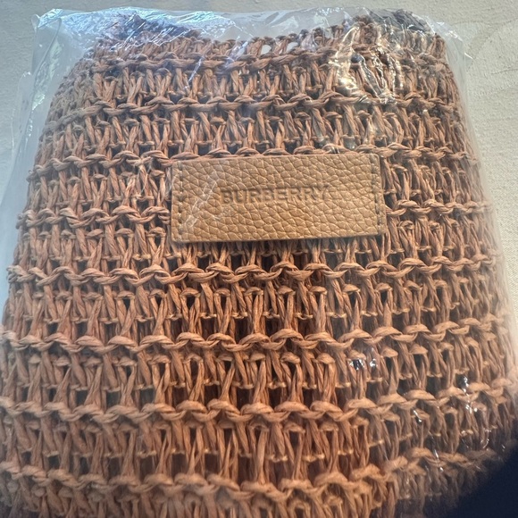 Burberry Raffia/Rattan/Straw Tote New In Packaging - Perfect for Beach/Pool - Picture 3 of 8